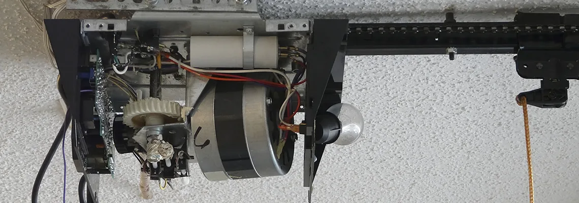 Sliding Garage Door Humming Noise Repair in Miami Gardens, Florida